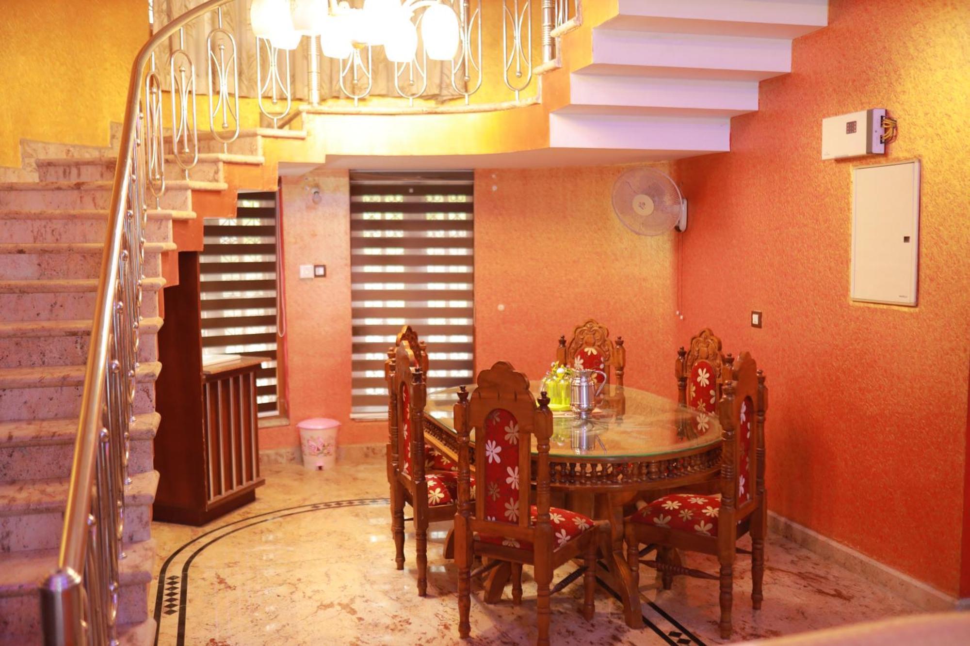 Gilead Holliday Hotel Tamarakulam Exterior foto