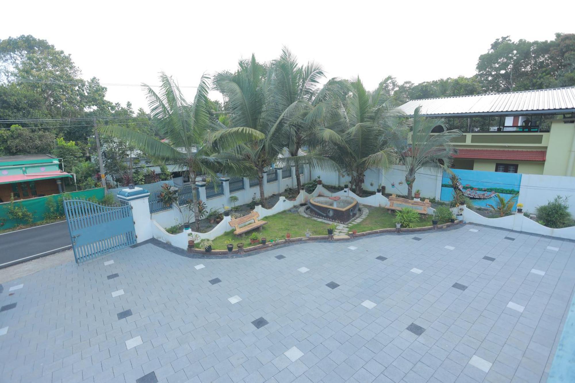 Gilead Holliday Hotel Tamarakulam Exterior foto
