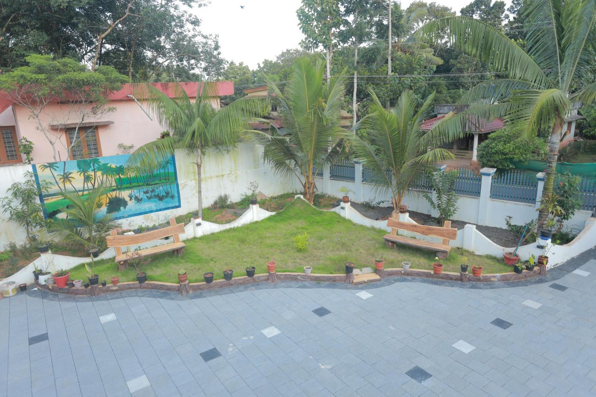 Gilead Holliday Hotel Tamarakulam Exterior foto