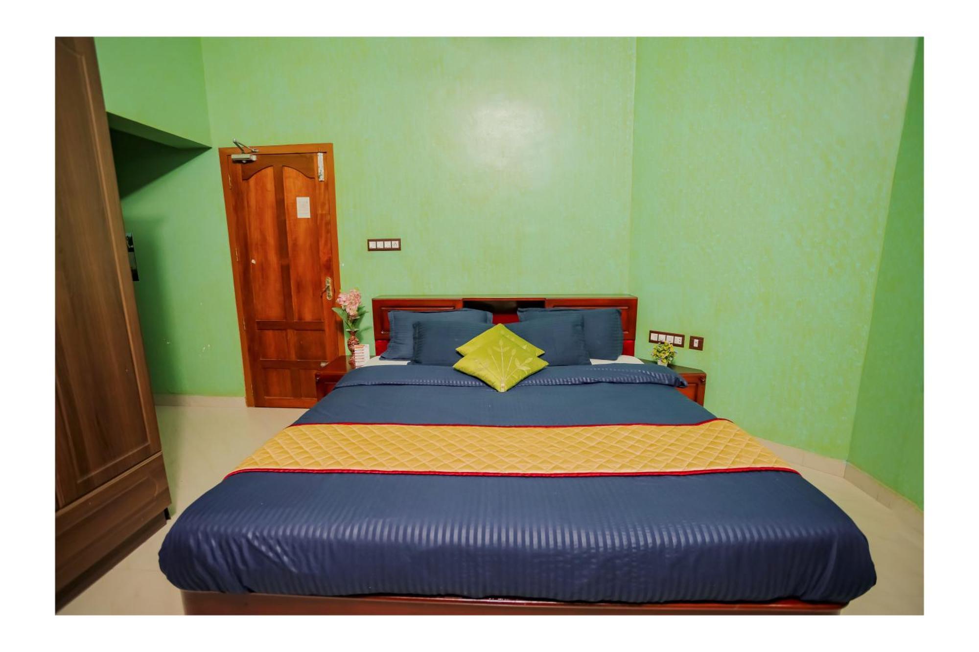 Gilead Holliday Hotel Tamarakulam Exterior foto