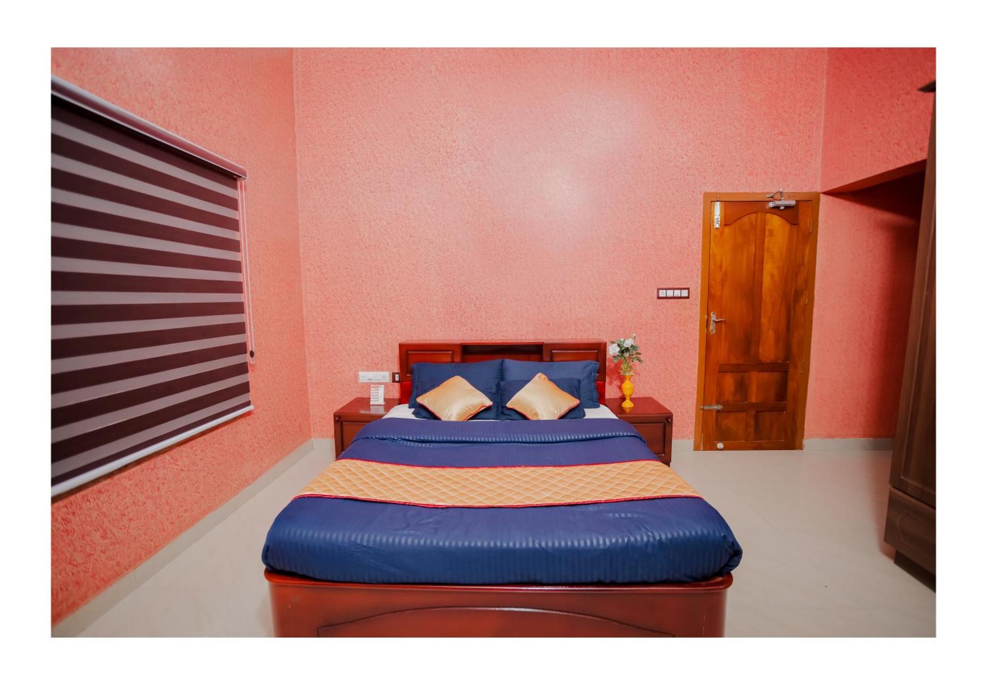 Gilead Holliday Hotel Tamarakulam Exterior foto