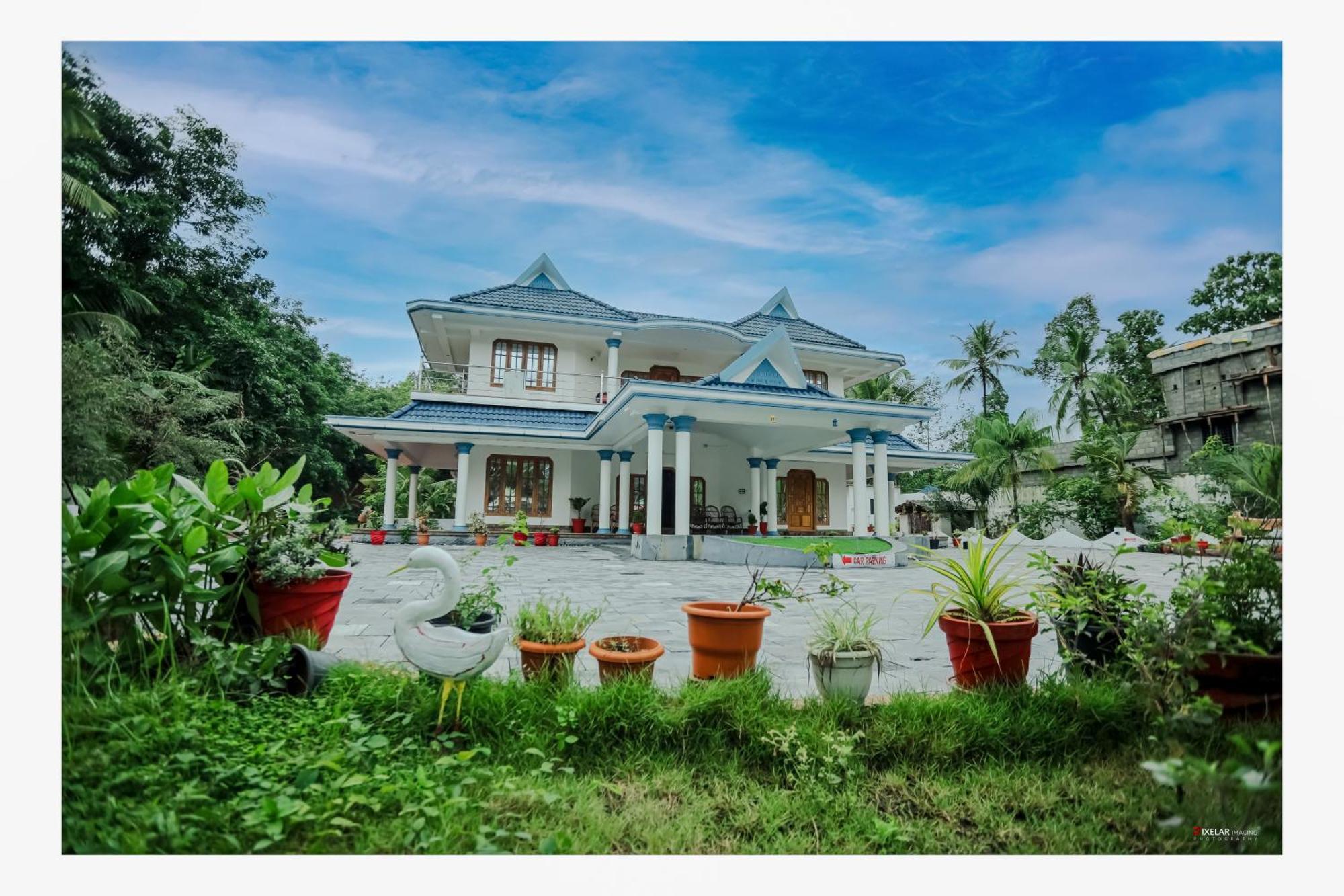 Gilead Holliday Hotel Tamarakulam Exterior foto