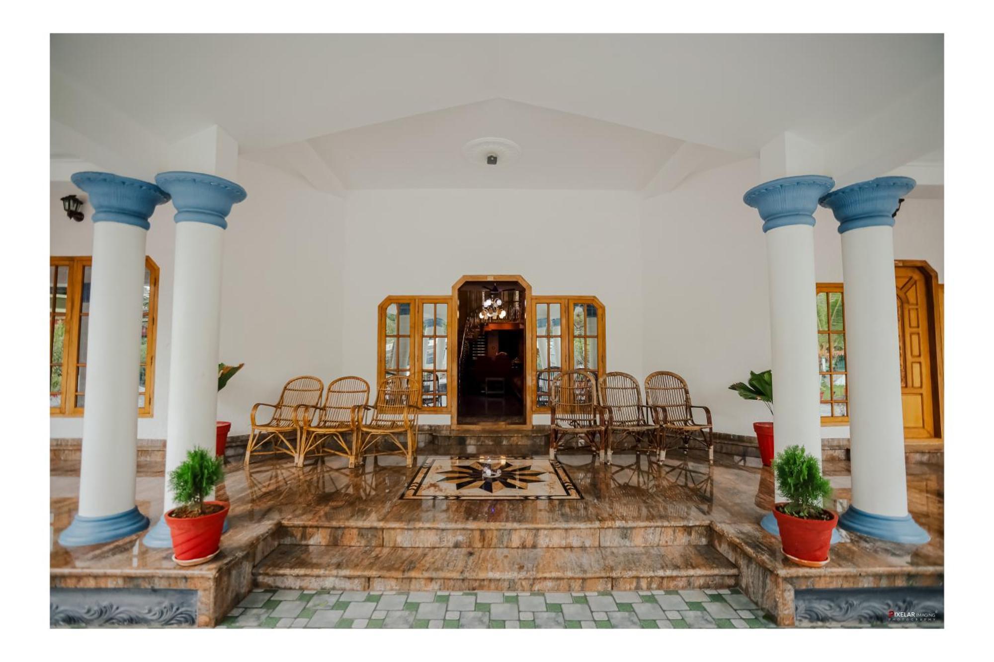 Gilead Holliday Hotel Tamarakulam Exterior foto
